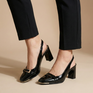 Escarpins slingback à talon carré avec détail boucle métallique